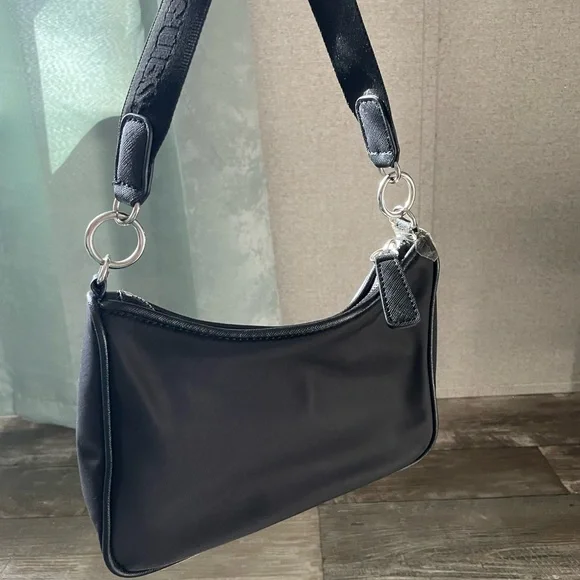 Guess Black Shoulder Bag with Silver-Tone Logo - Picture 3 of 5